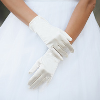 SHORT SATIN GLOVES